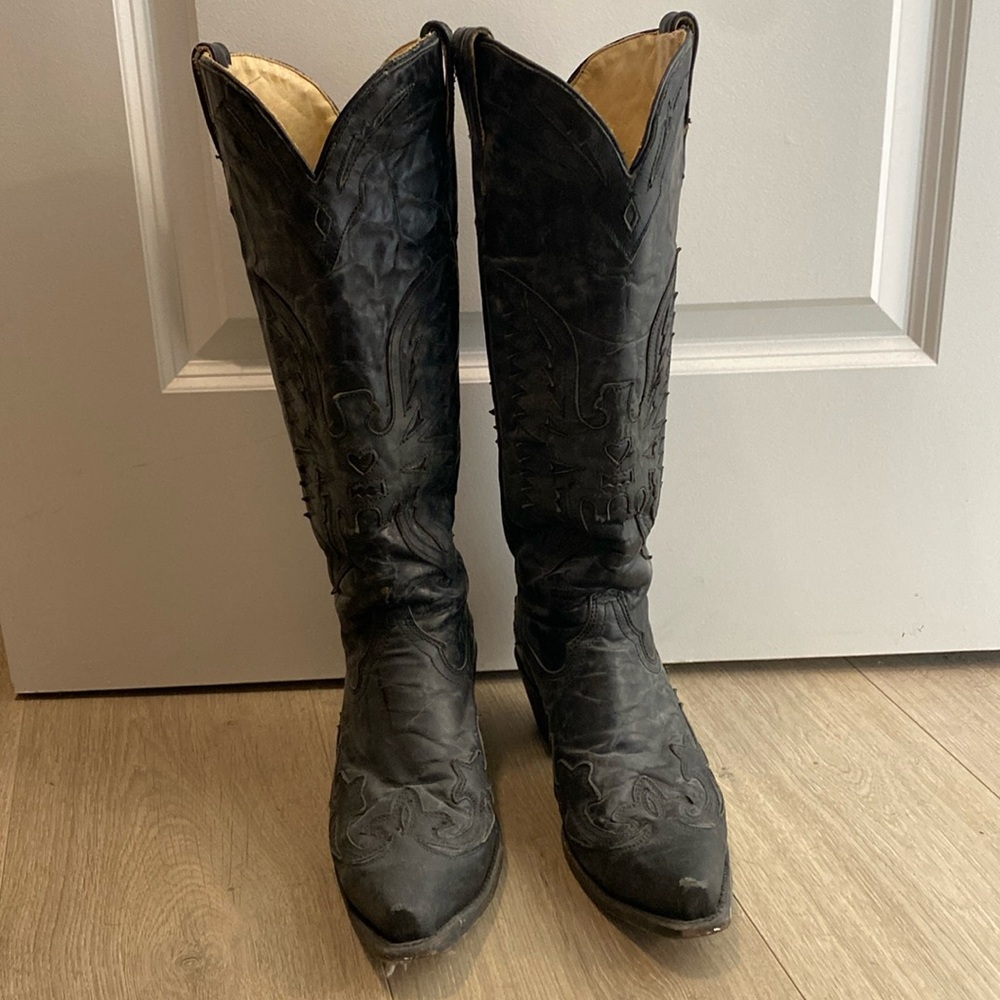 Corral women’s black tall cowboy boots
